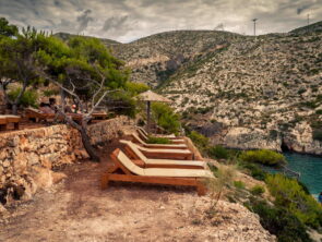 dragos-gontariu-GO_Yb7-FSas-unsplash